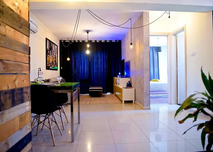 Fat Cow 101 Lárnaca